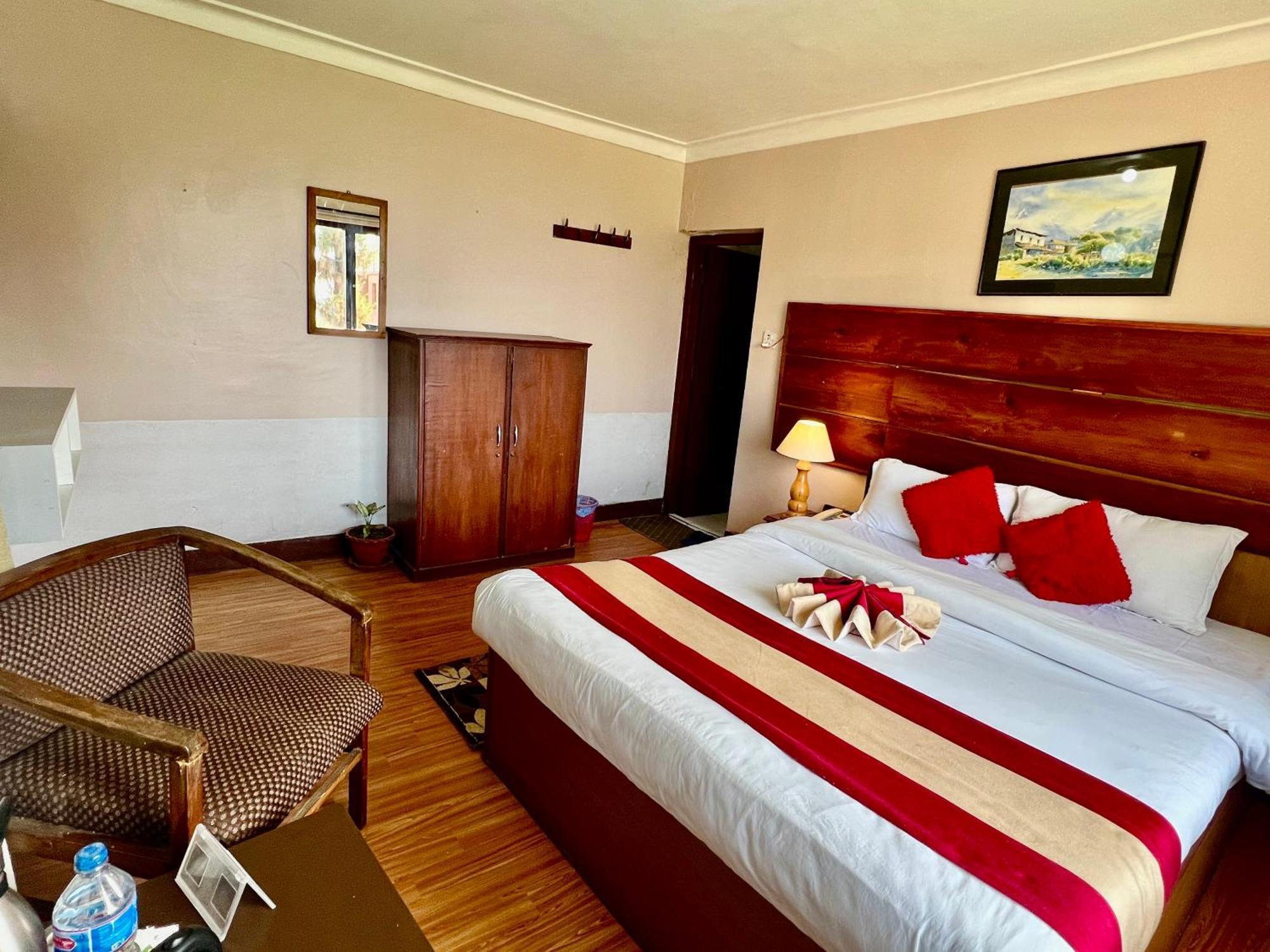 Mount Everest Hotel & Resort ناغاركوت المظهر الخارجي الصورة